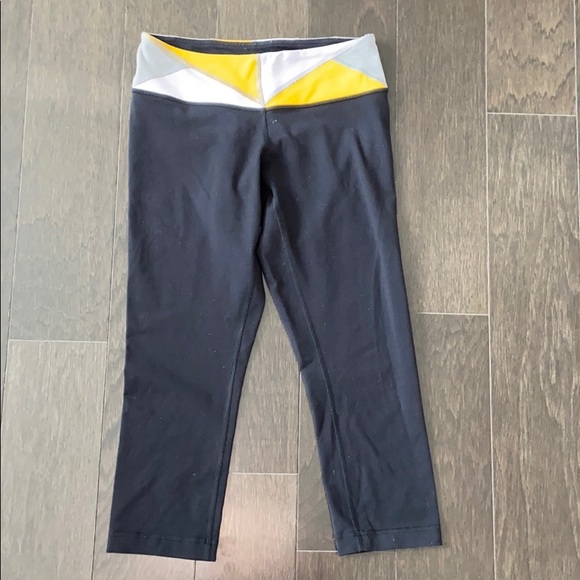 Lululemon Crop Legginings - Picture 1 of 6